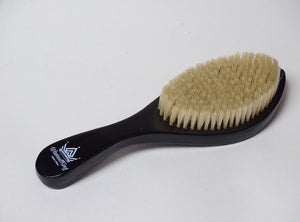 (Soft) Black handle brush